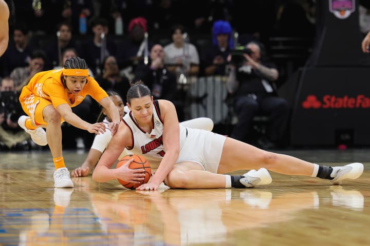 Unmetered Tennessee vs Louisville - Women's Championship Classic Photography